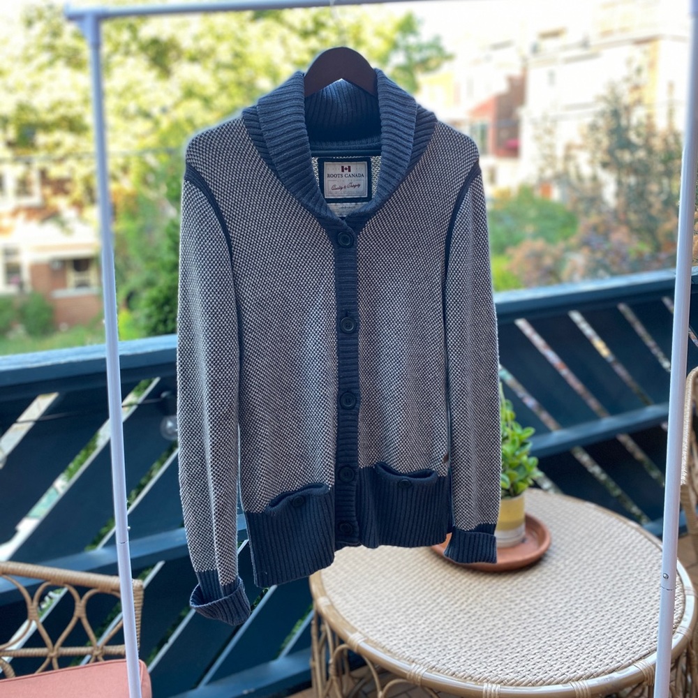 Roots Canada navy blue and white knit shawl collar button front cardigan
